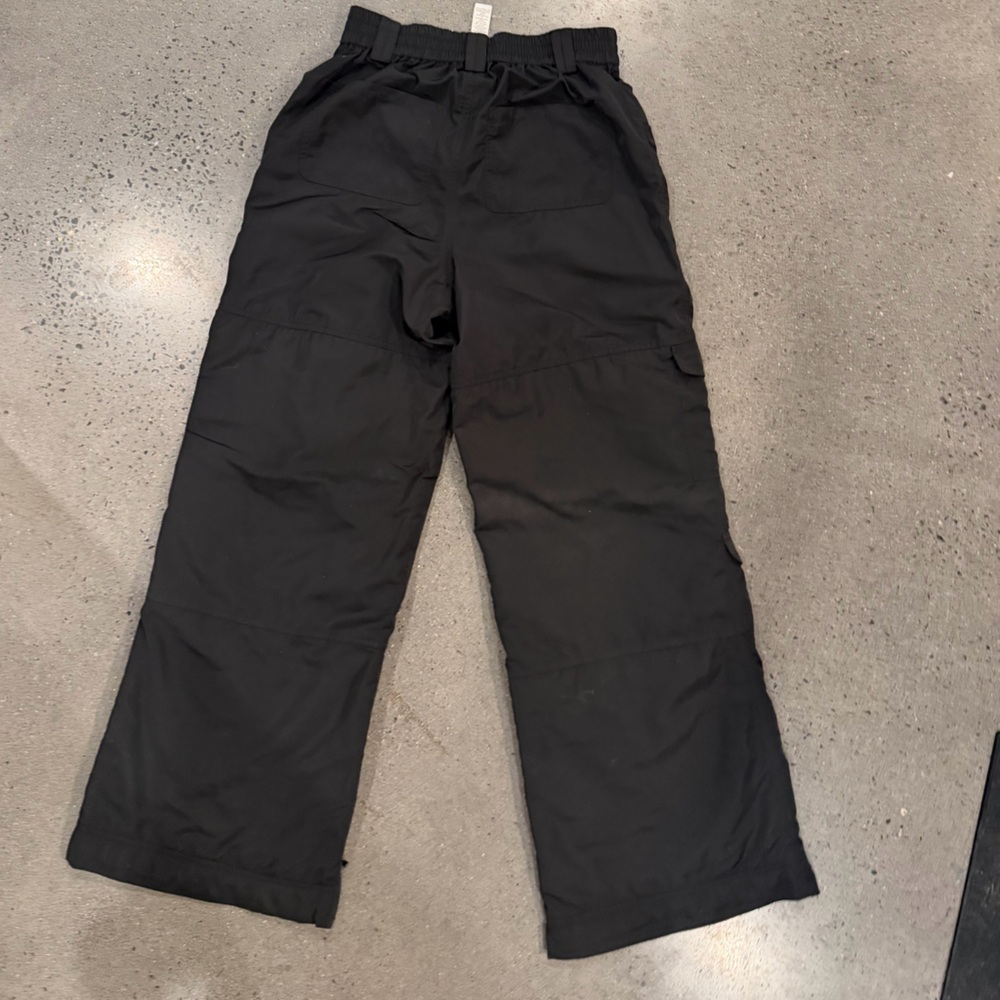 ALO Yoga Black Wide-Leg Cargo Pants - Picture 3 of 5